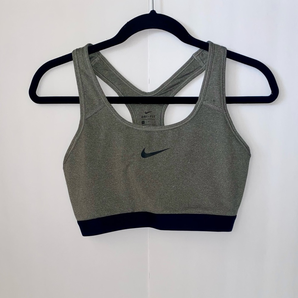 Nike Dri-Fit Women’s Sports Bra
